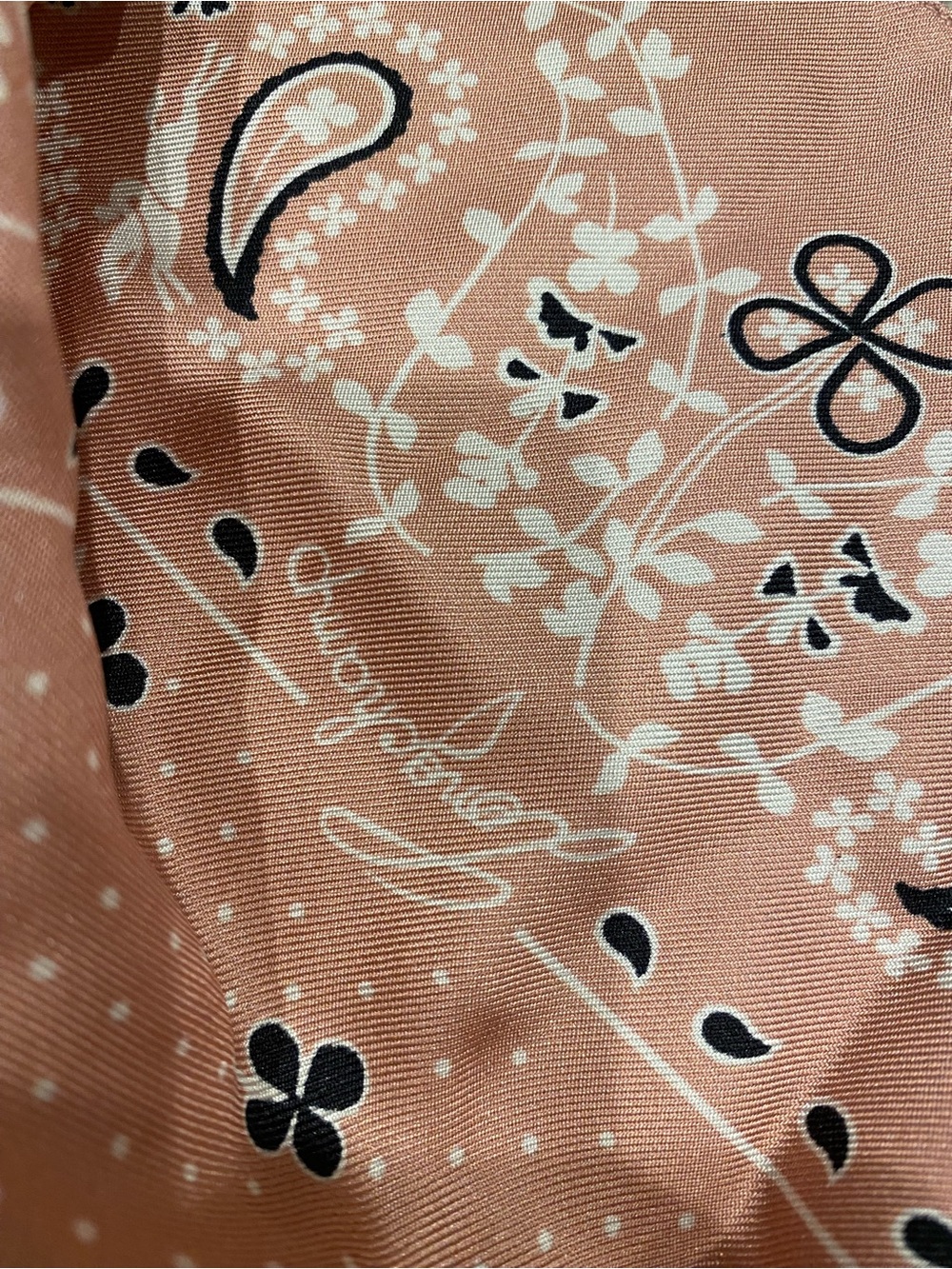 LONGCHAMP Blush Pink Paisley Square Bandana Scarf - Picture 4 of 4